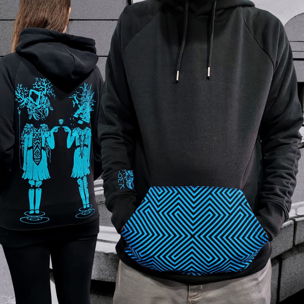 sweat noir | lazy twins bleu | poche sérigraphiée