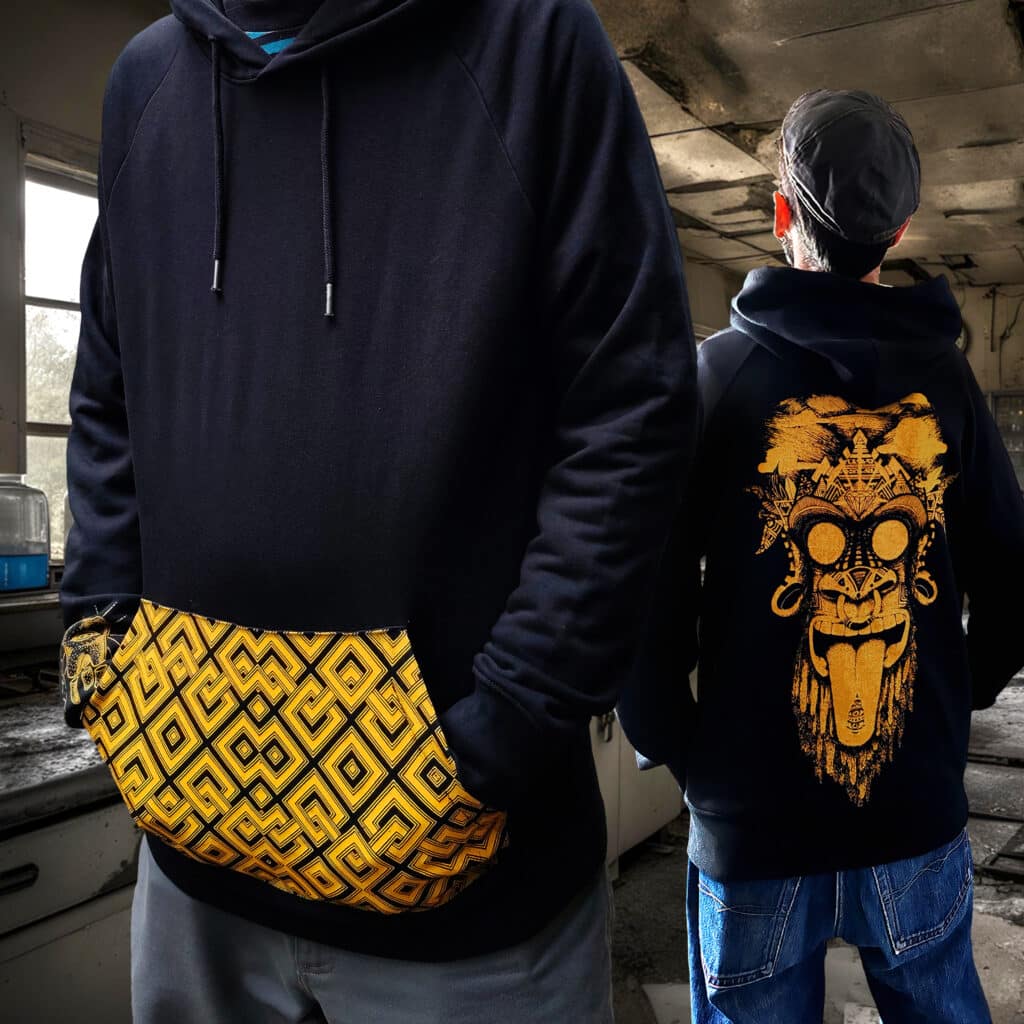 sweat noir | singe jaune | poche sérigraphiée
