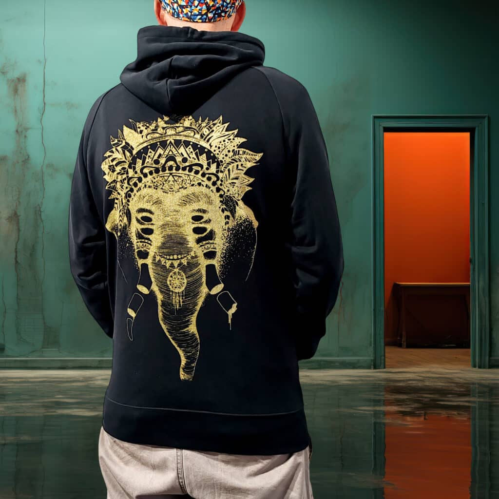 sweat noir | elephant doré