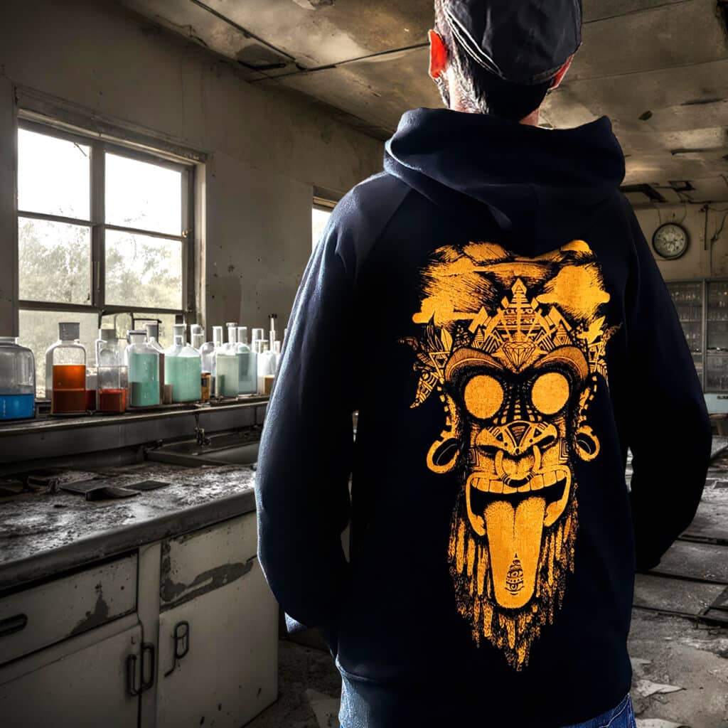 sweat noir | singe jaune