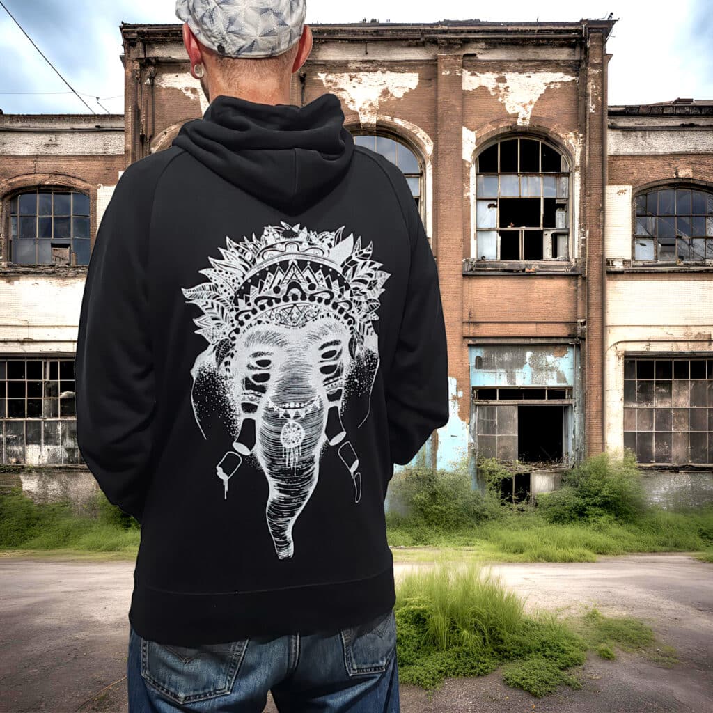 sweat noir | elephant blanc