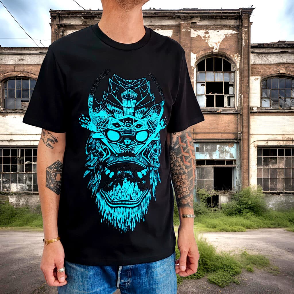 tshirt noir | mask bleu